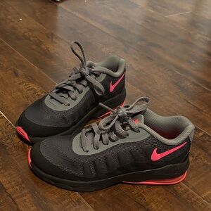 Nike Kids Sneakers Black and Hot Pink